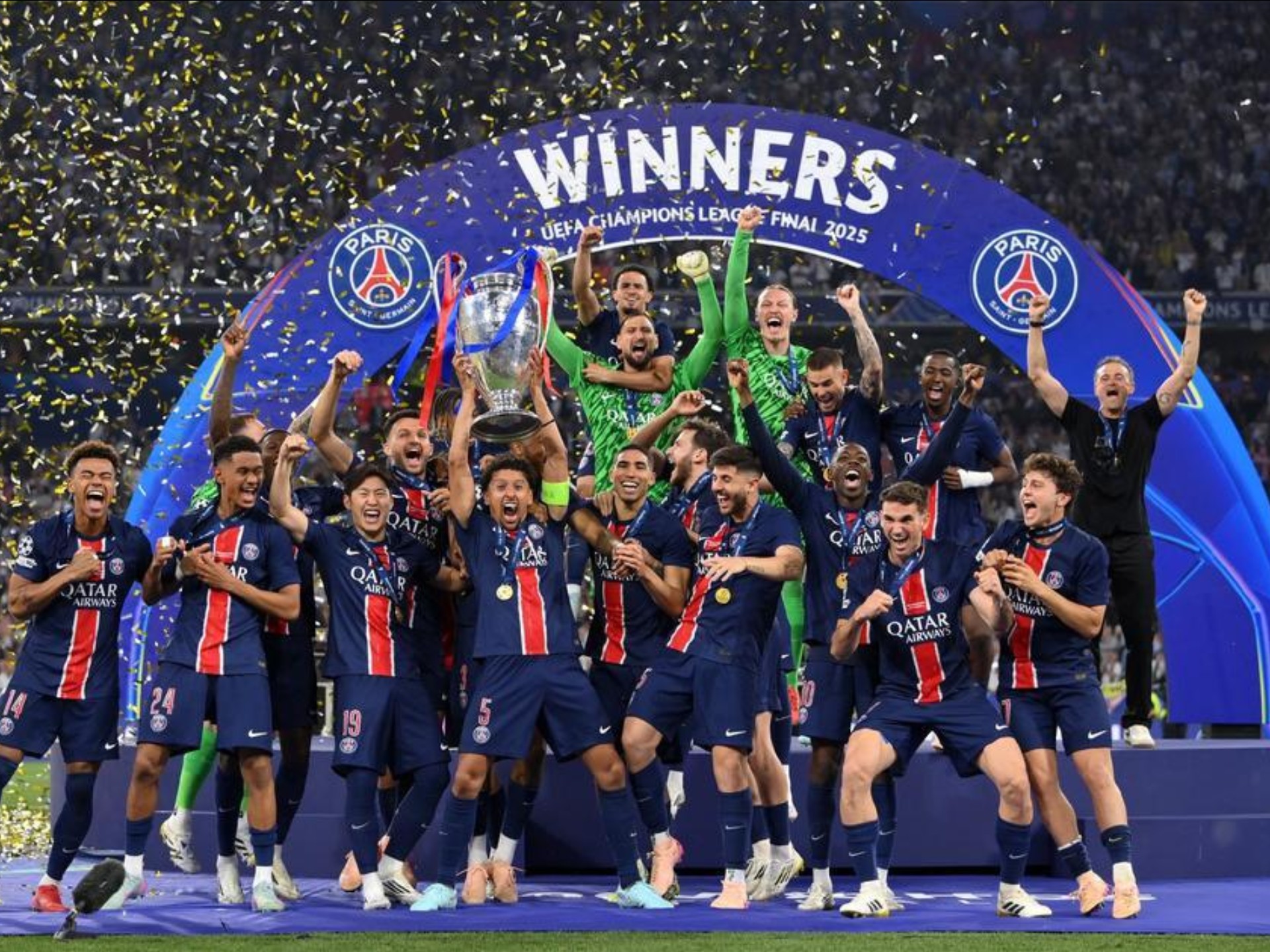 高居榜首 高居榜首