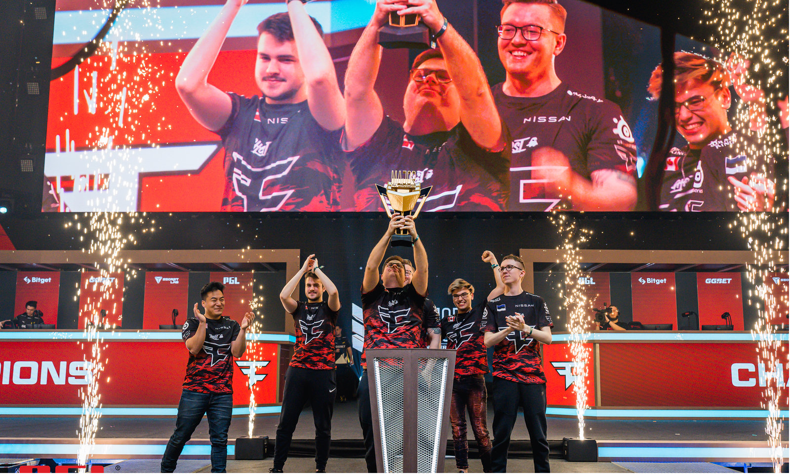 而他夺得杆 而他夺得杆